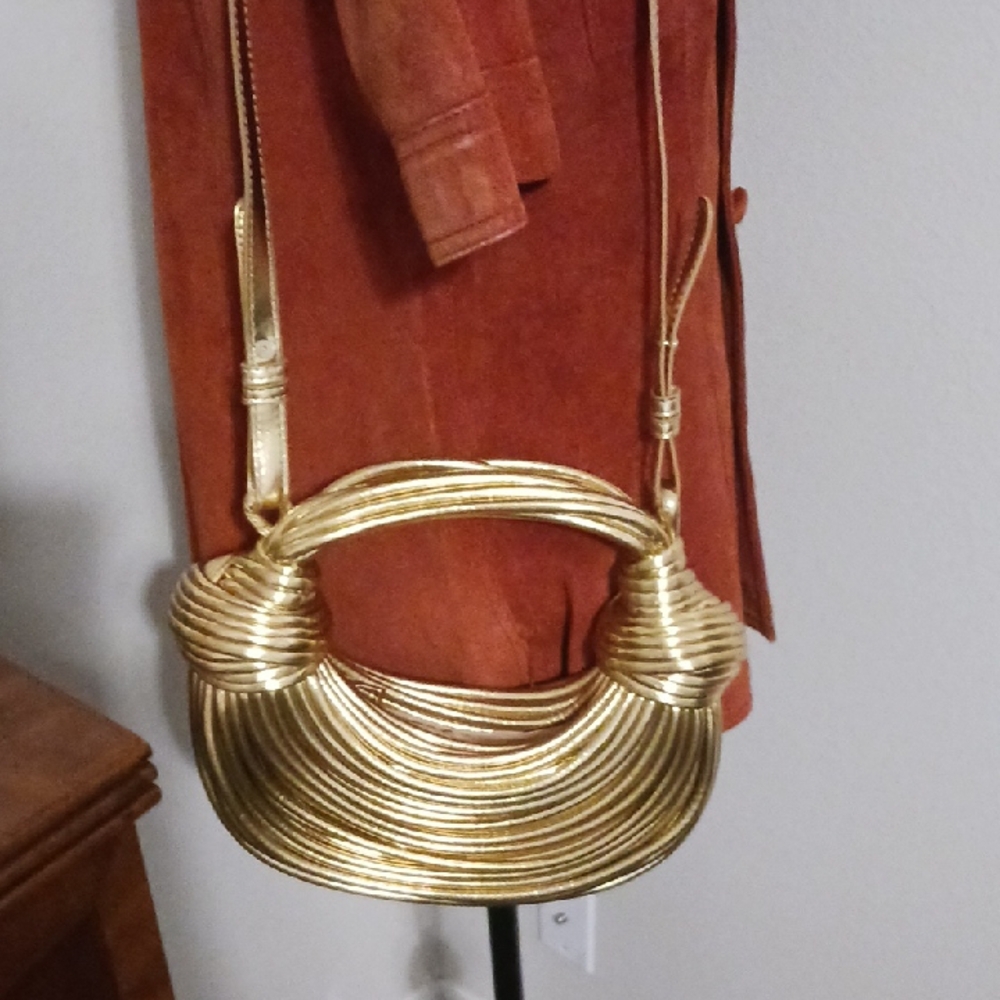Vintage Look Cross Body Purse.